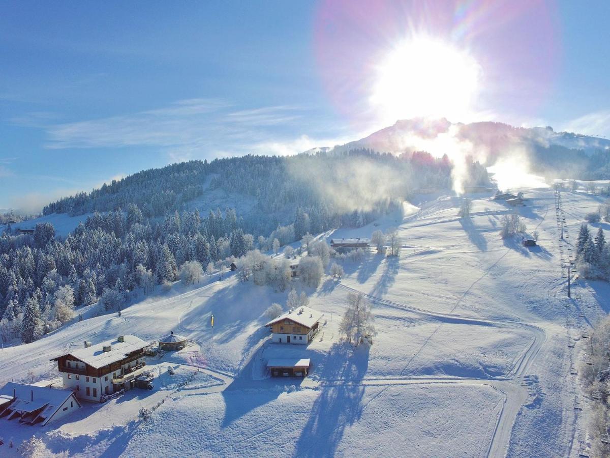 Chalet On The Ski Slope In St Johann In Tyrol Apfeldorf Esterno foto